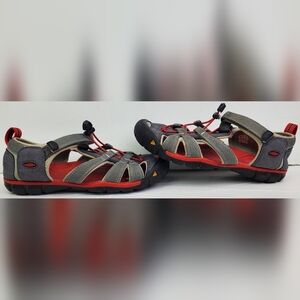 Keen Big Kids Seacamp II CNX Hybrid Water Hiking Sandals - Size 5 - GUC